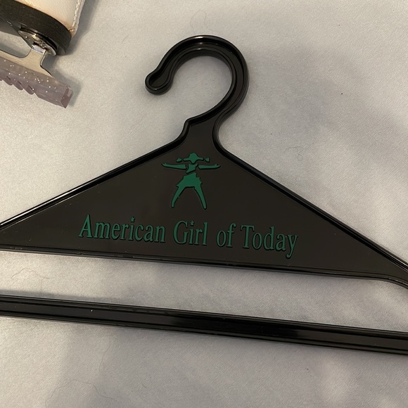 American Girl TODAY - Ice Skating Outfit - Picture 6 of 6